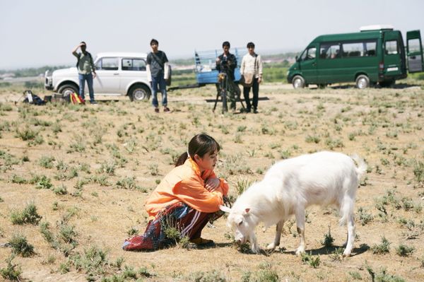A Japanese TV Host Searches for Meaningful Experience in Uzbekistan
