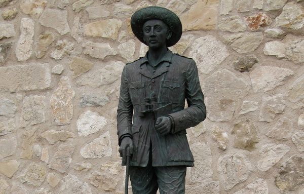Last Statue of Spanish Dictator Franco Comes Down