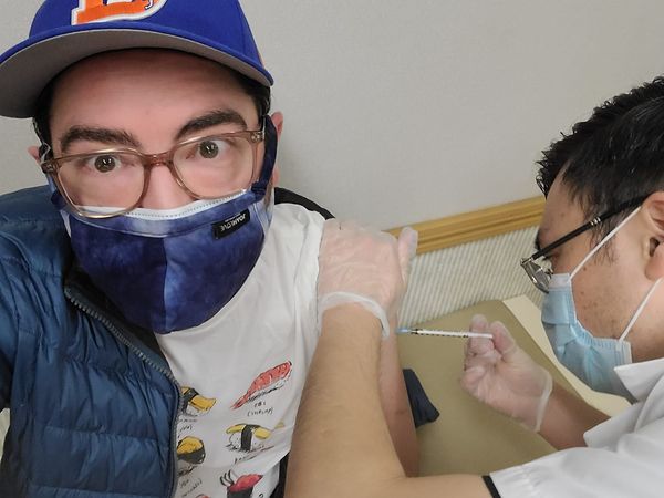 To Vaccine Selfie or Not to Vaccine Selfie?