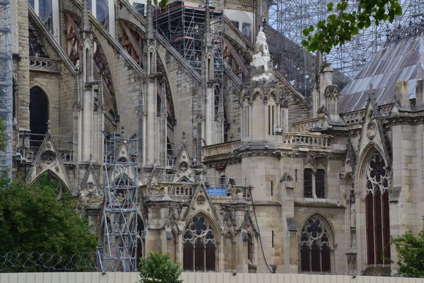 Notre Dame Reconstruction Uncovers Ancient Tombs and Sarcophagus