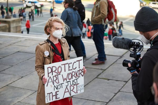 Philadelphia Museum of Art Workers Rally for "Fair Contract" as Negotiations Stall