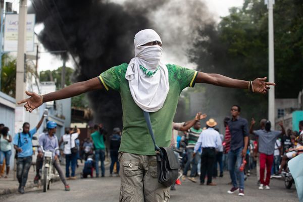 The Precarious Lives of Freelance Photographers on the Frontlines