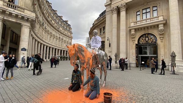 Climate Activists Target Mega-Collector’s Charles Ray Sculpture in Paris