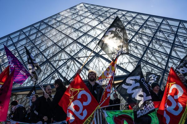 Louvre Shutters as Pension Plan Protests Intensify