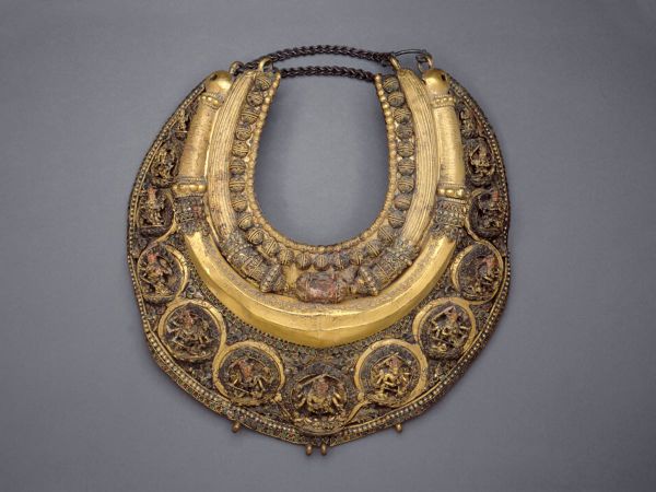 Art Institute of Chicago Under Scrutiny Over Sacred Nepali Necklace