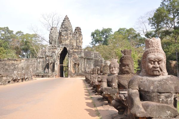 Lindemann Family Returns $20M Worth of Looted Cambodian Artifacts