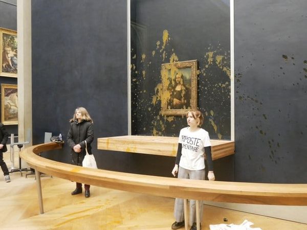 Climate Protesters Soup the Mona Lisa in Paris