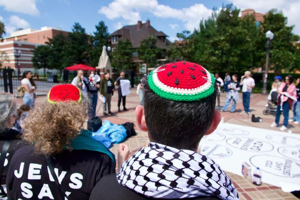 Across LA Schools, Art Students and Faculty Rally for Palestine