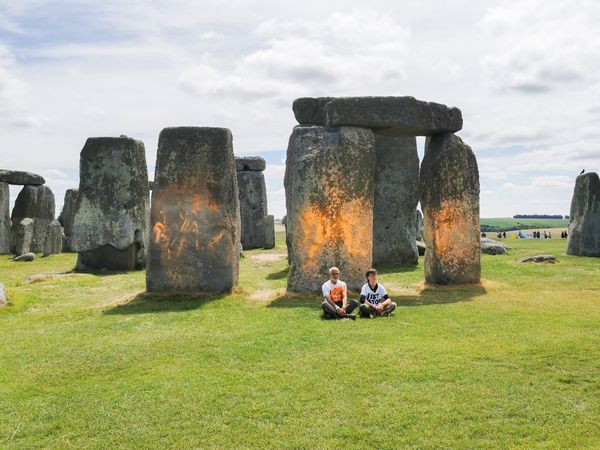 Climate Protesters Douse Stonehenge in Orange Powder