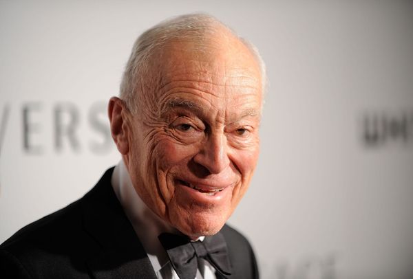 Cosmetics Billionaire and Arts Patron Leonard Lauder Dies at 92