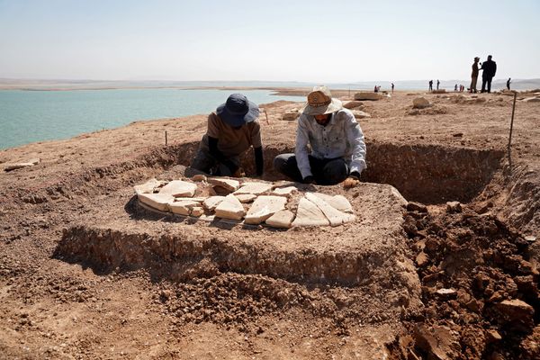 Severe Drought in Iraq Reveals 2000-Year-Old Tombs