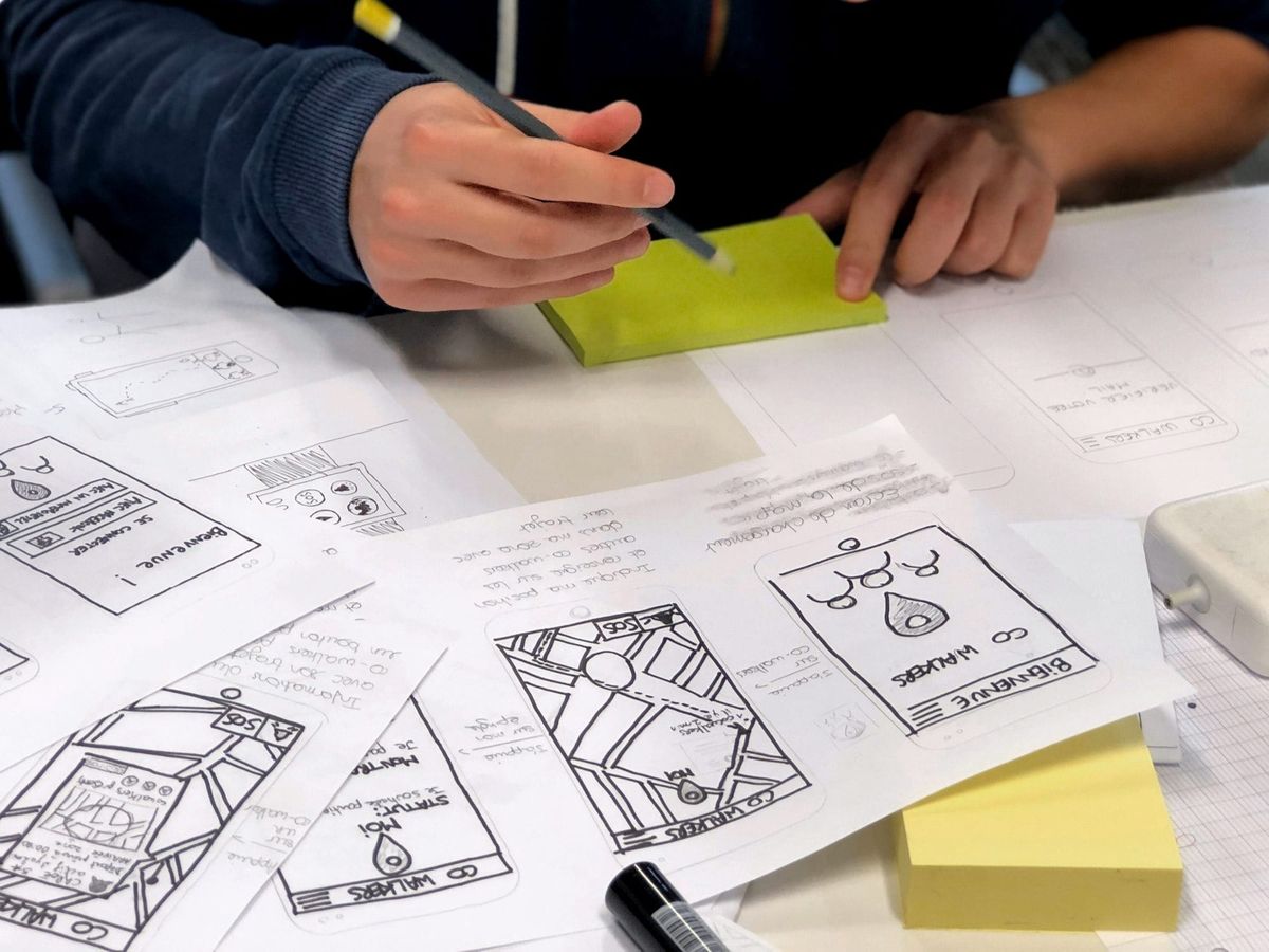 lowfi prototyping with pen and notes 