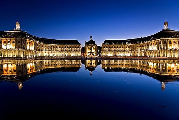Exchange your home with HomeExchange to stay for free in Bordeaux The Place de la Bourse and the Water Mirror in Bordeaux