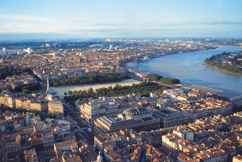 Exchange your home with HomeExchange to stay for free in Bordeaux The Quinconces Things to do in Bordeaux France - travel with home exchange