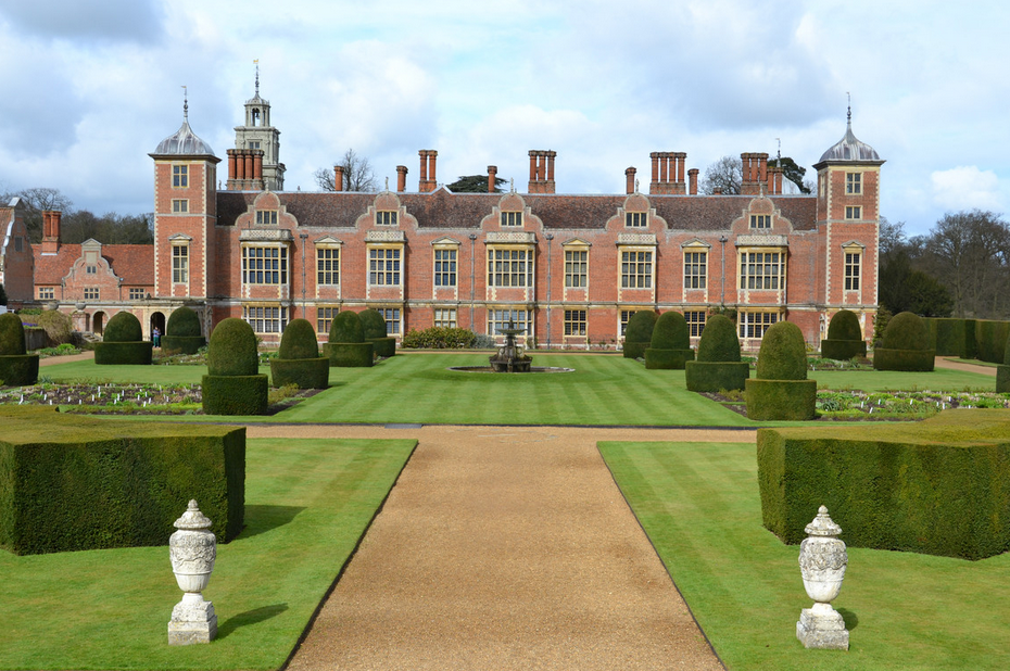GuestToGuest, UK best statGuestToGuest, UK best stately homes, blicking hall norfolk