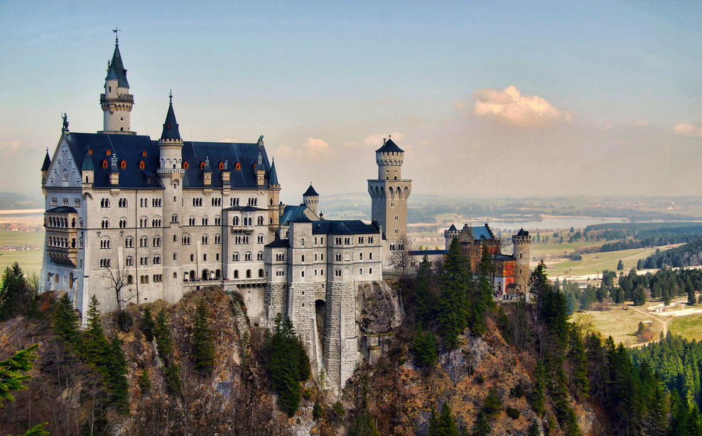 HomeExchange is the social network that makes travelling for free easy GuestToGuest, traveling, sharing economy, fairytale locations, neuschwanstein castle
