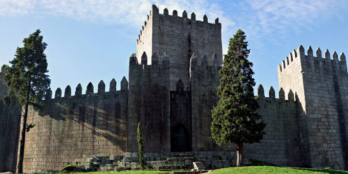 comm516_1200x600_guimaraes
