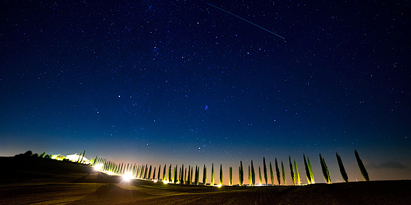 comm609_nightsky_italy