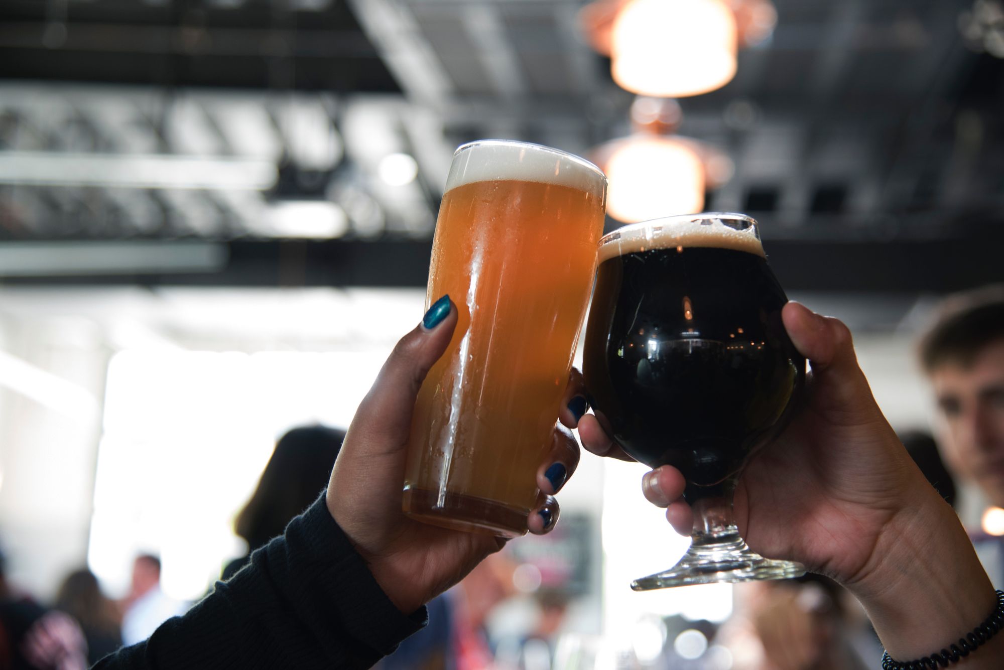 alcoholic-beverages-ale-bar-1269043