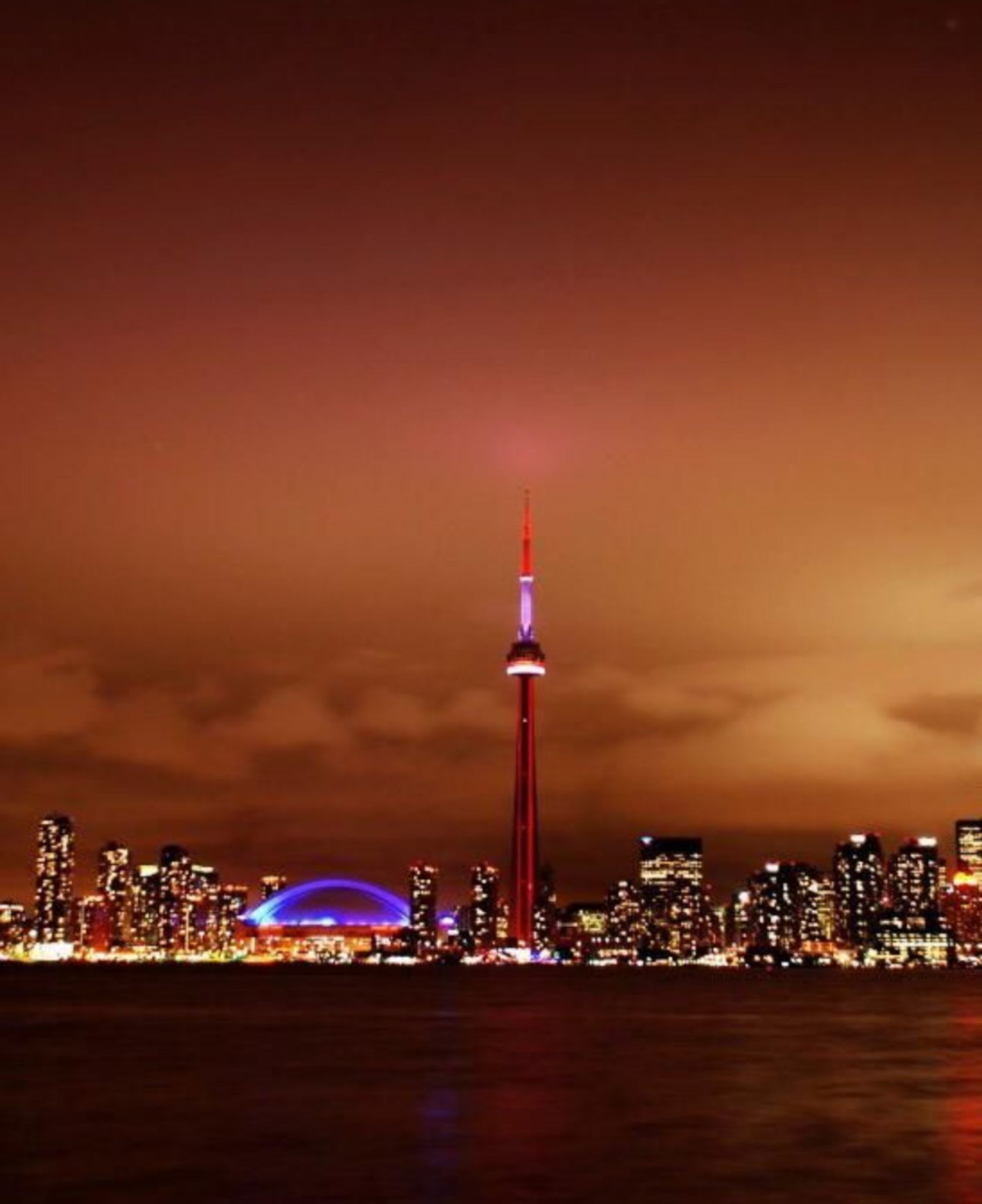 Toronto skyline — the city where Christine, Thomas and Luca live and host with home exchange 
