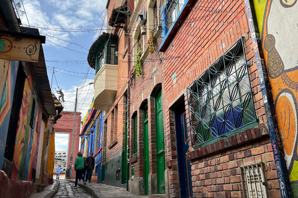 WanderingStusStreetinBogota-1