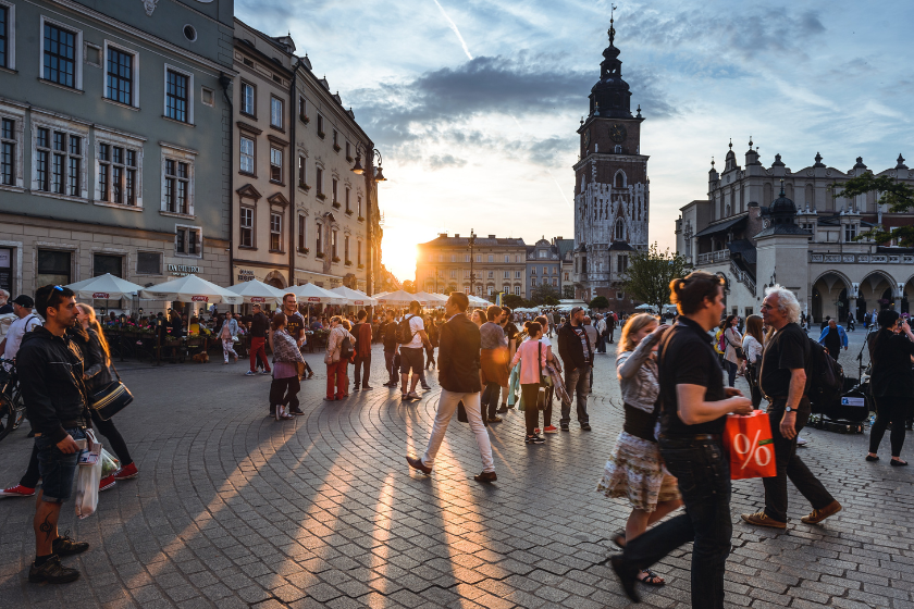 cheap ways to travel Europe photo by Jacek Dylag