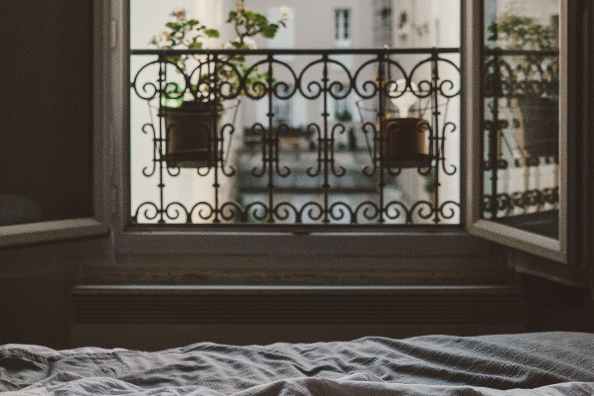 where to stay in Paris on a budget