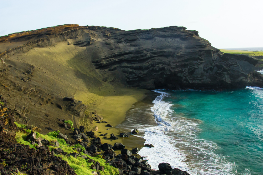 beaches maui or big lsand pros and cons