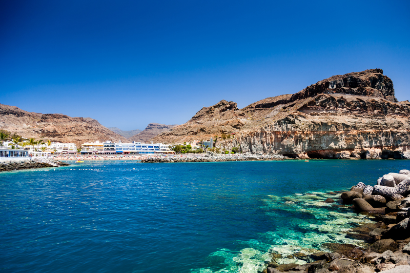 cheapest warm places to travel canary islands