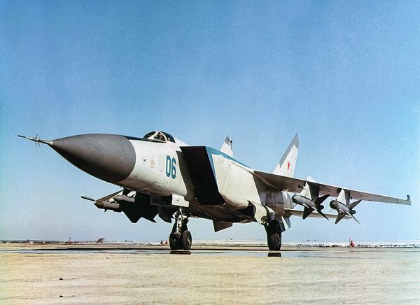 Opinion: The Mikoyan-Gurevich MiG-25, Redesigned and Improved