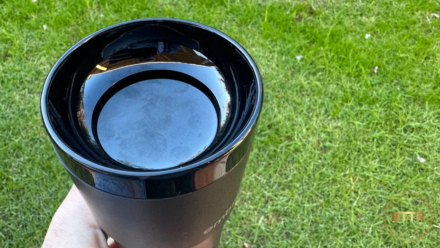 the 360º leak proof lid of the ember travel mug 2+