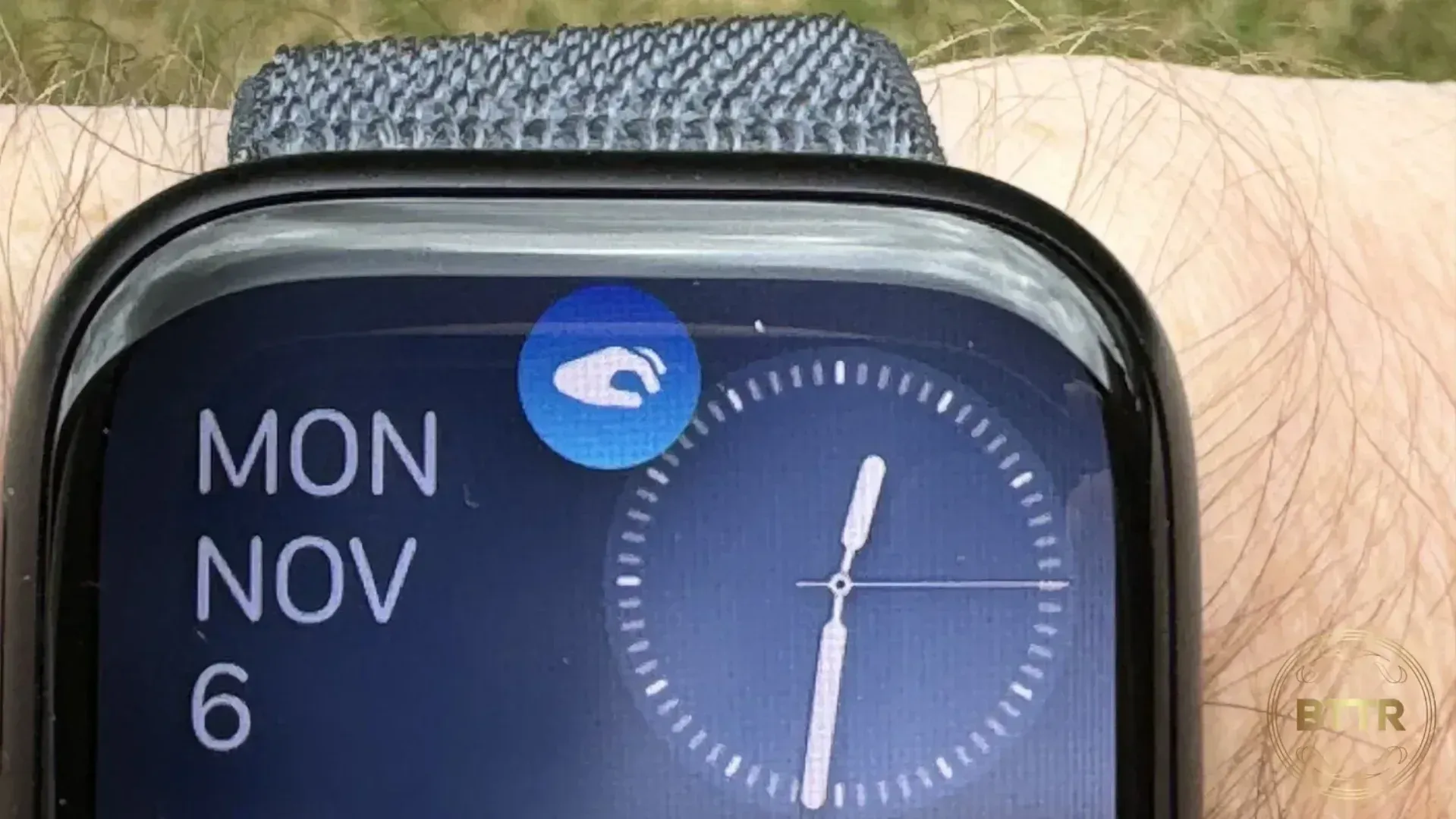 The Double Tap icon on the watch's screen