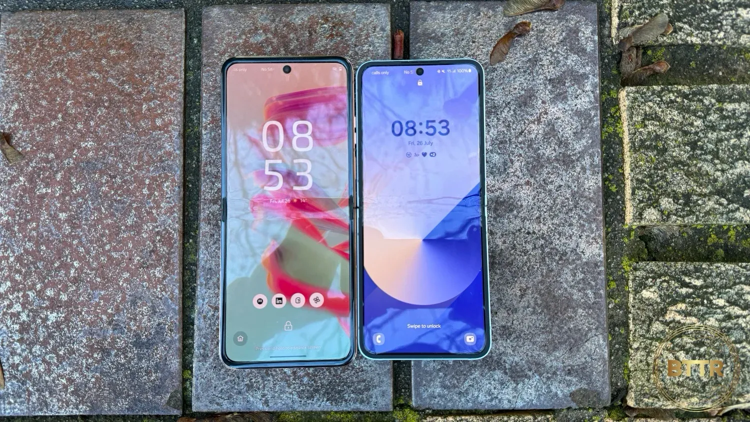 Opened up and side by side, the crease appears more obvious with the RAZR