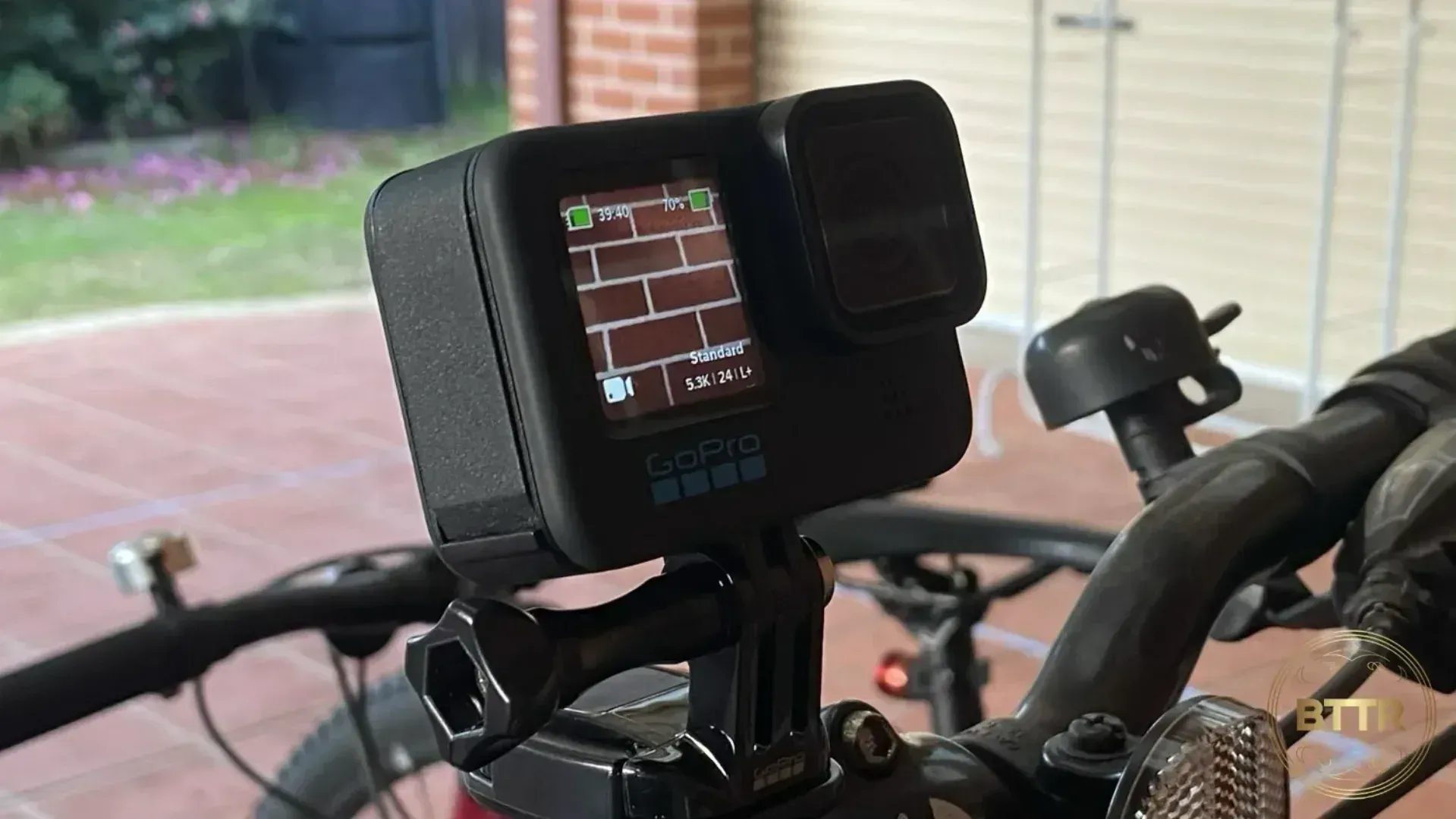 The camera mounted on a bike (and looking at a wall)