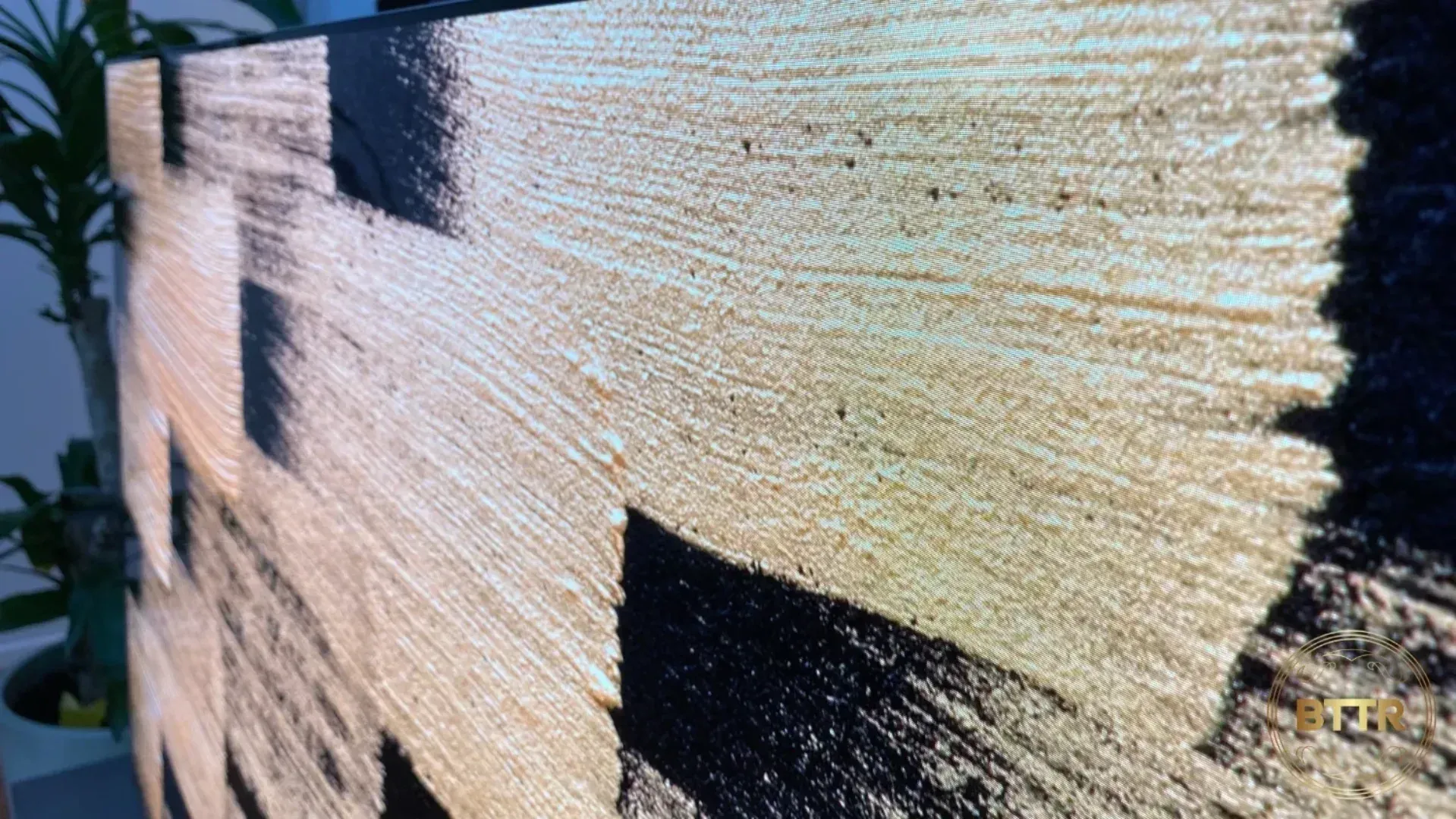 A close up of the art feature on the G3 OLED - it looks like the texture of the paint is there