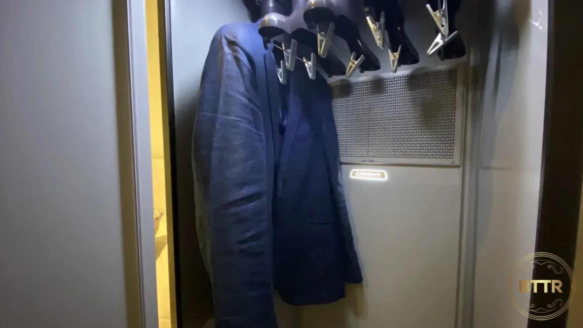 My jacket showing its wrinkles after a gentle run through in the AirDresser