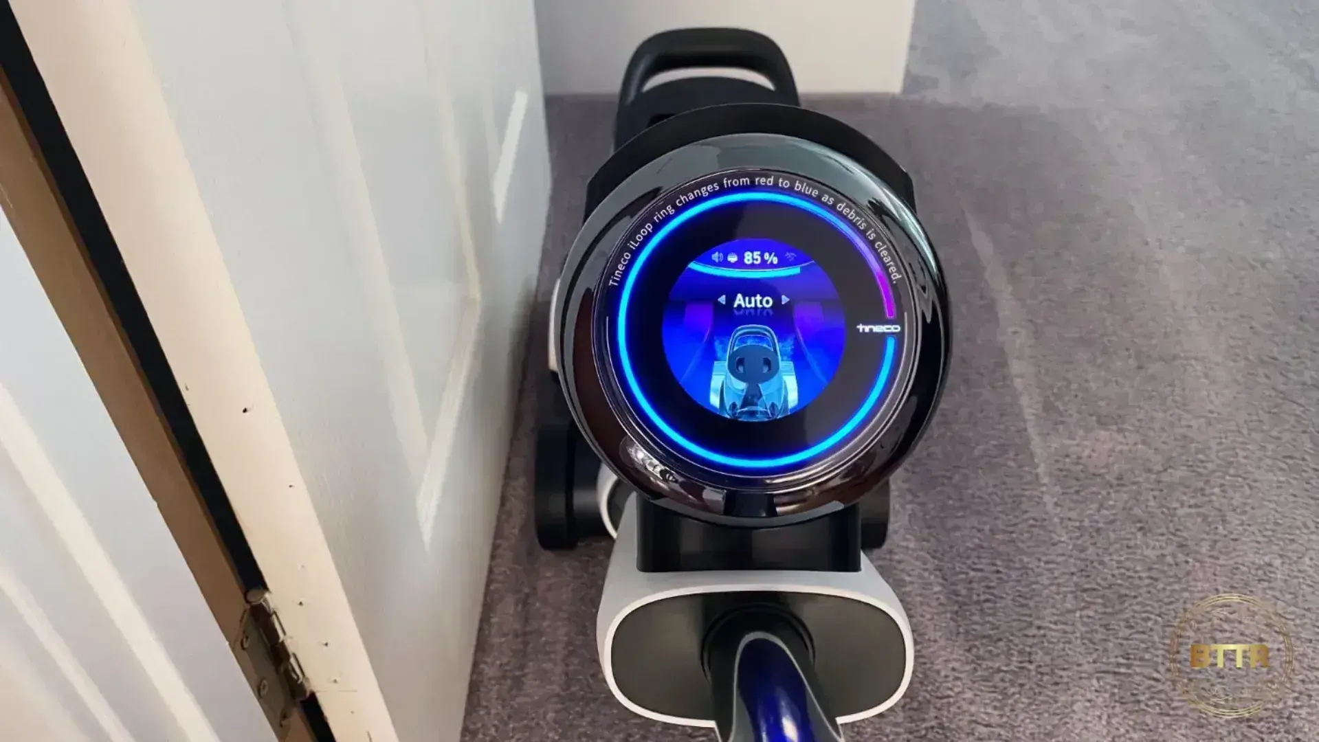 Starting to clean with the Tineco Carpet One Pro