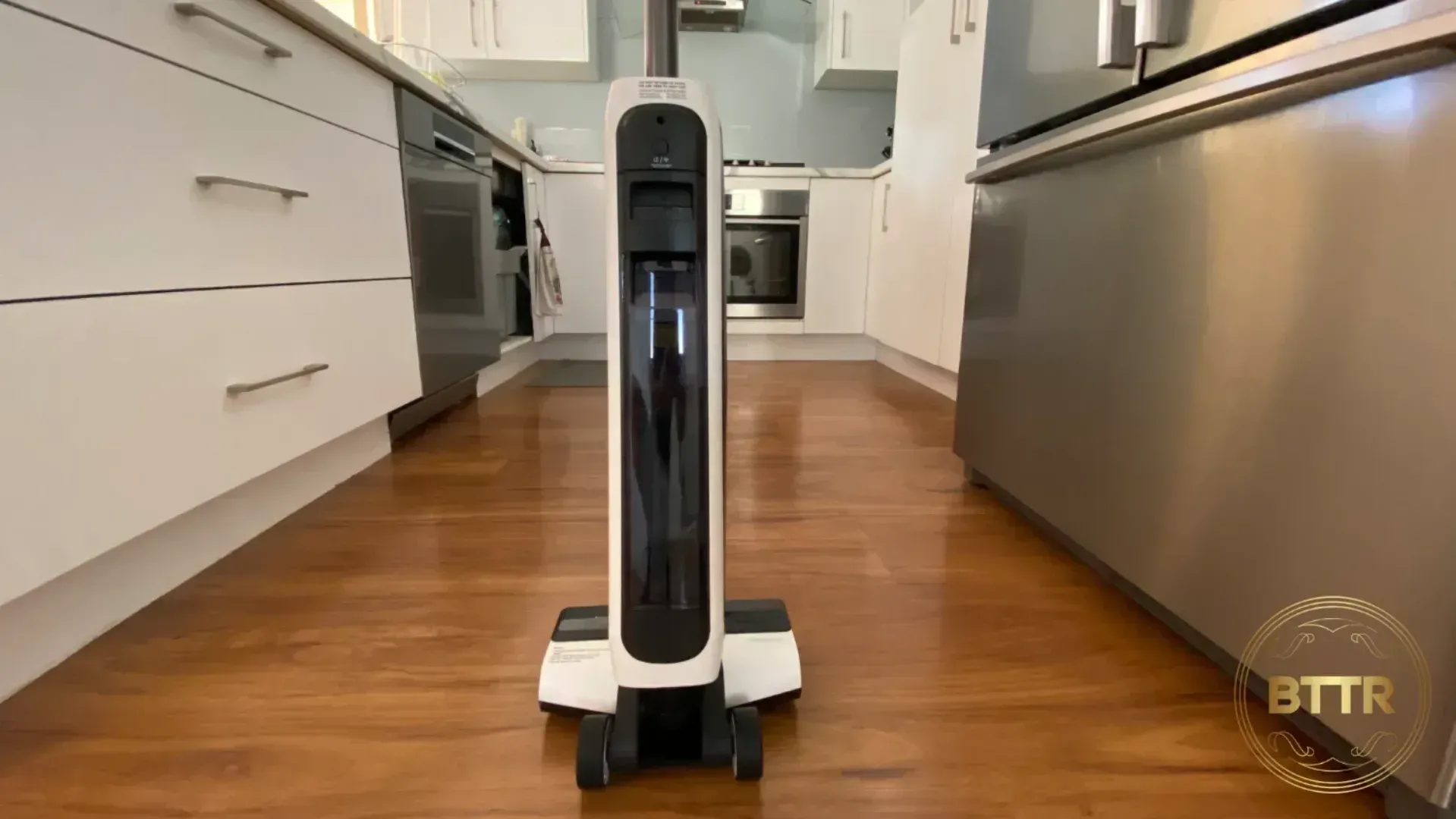 The rear of the Floor One S5 Pro