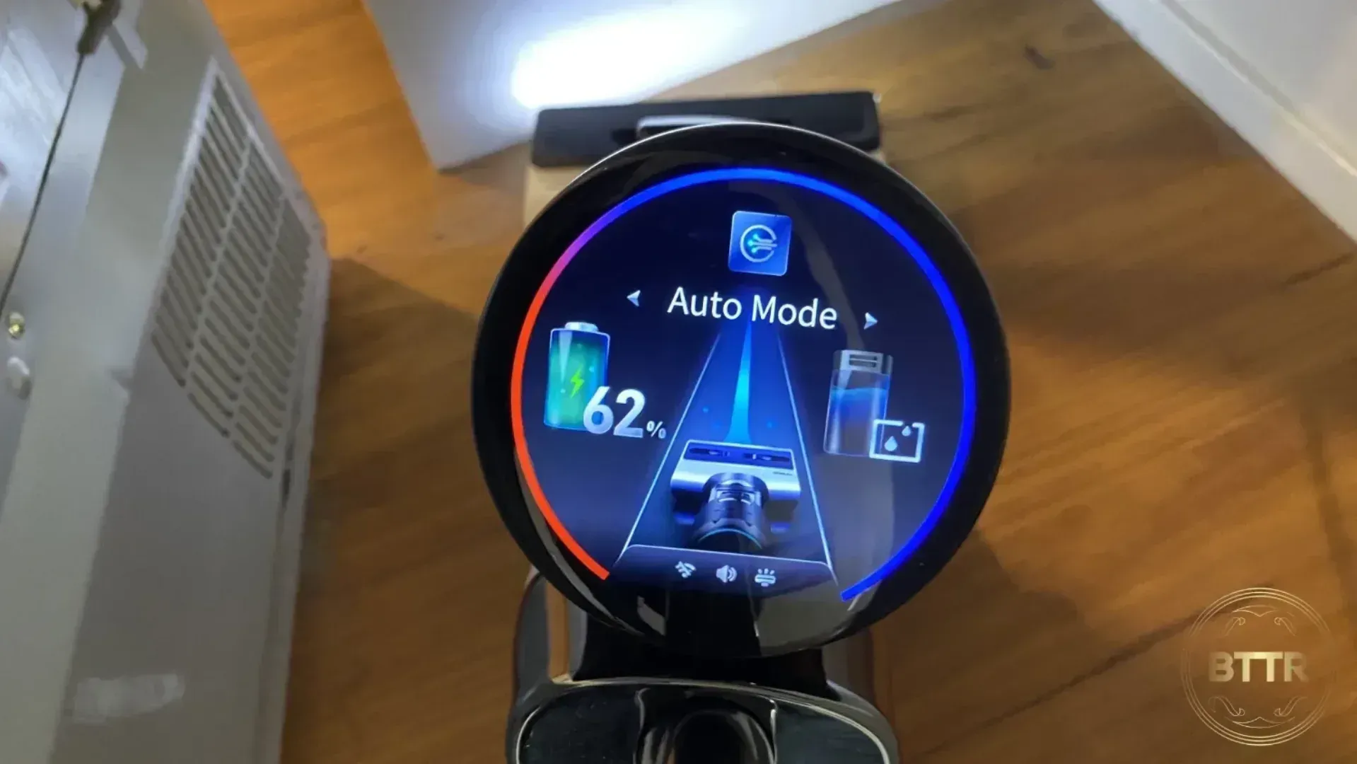 Cleaning behind my fridge with the Floor One S7 Pro highlighted just how the iLoop sensor worked, displaying a red ring around the LCD because it was dirty.