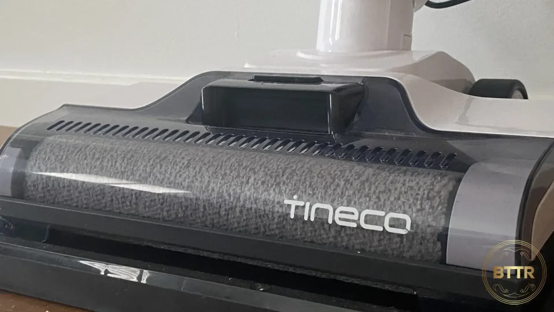 Close up of the mop head of the iFloor 2