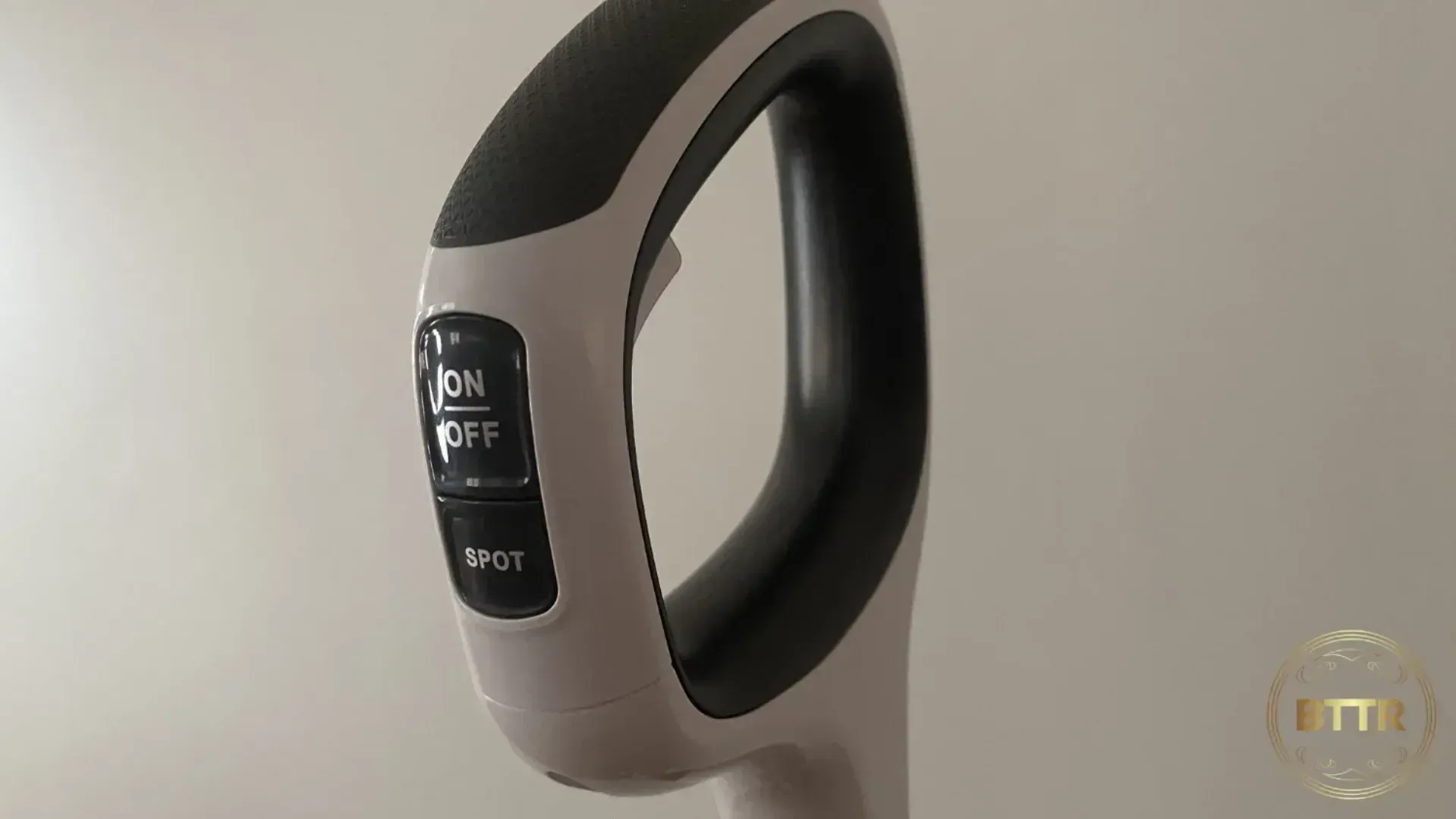The handle with the button controls for the iFloor 2