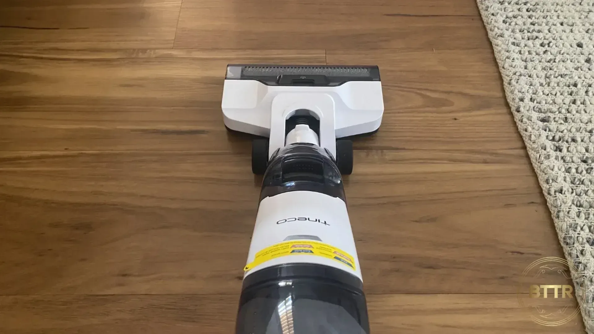 Using the vacuum mop combo