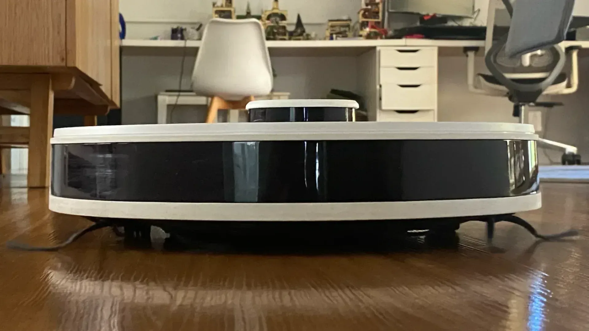 View of the front on the N8 while it vacuums