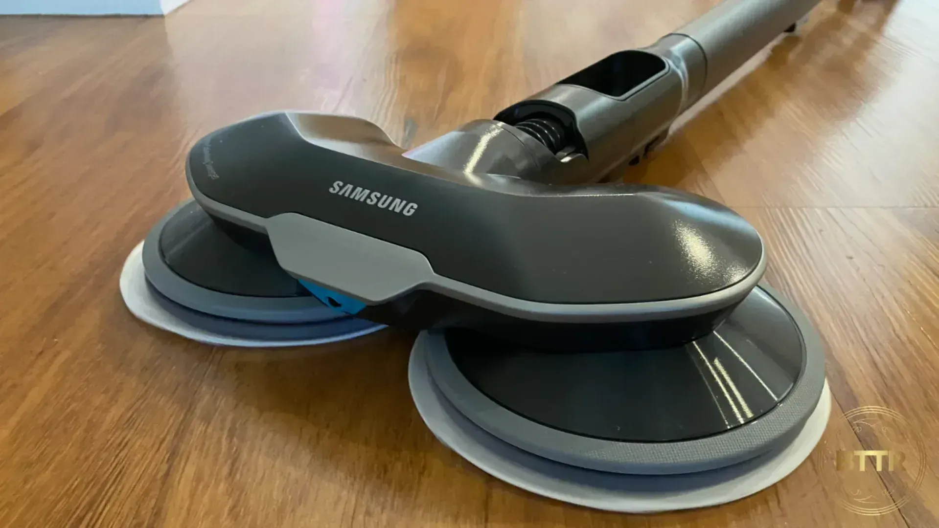 Close up of the mop head