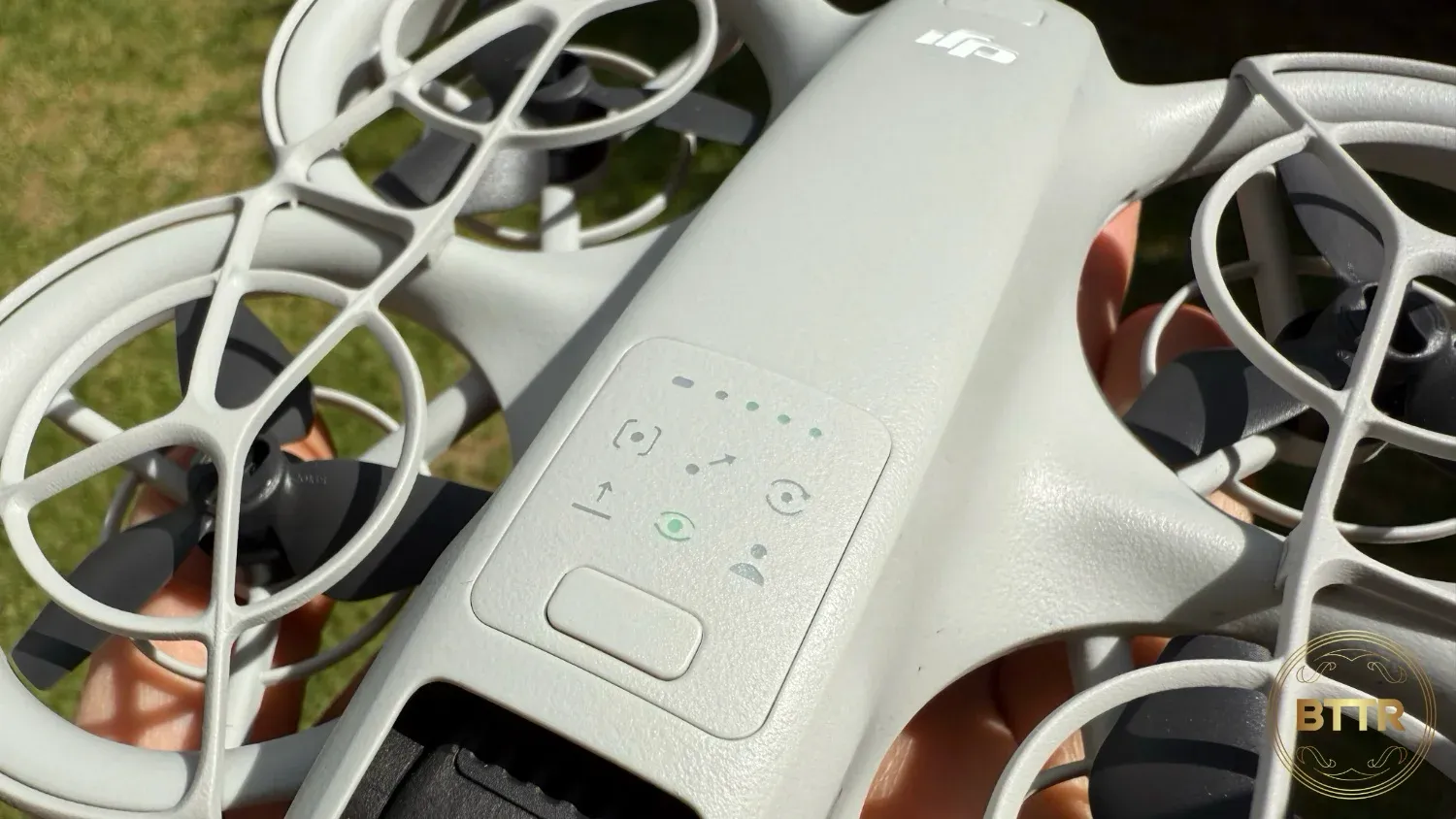 Close up of the controls of the Neo