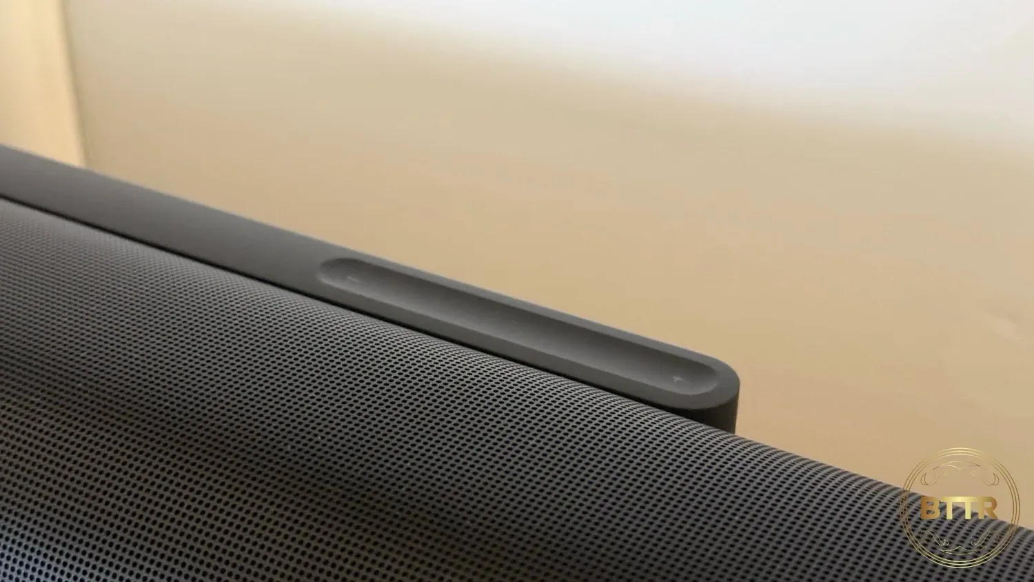 Closeup of the volume control