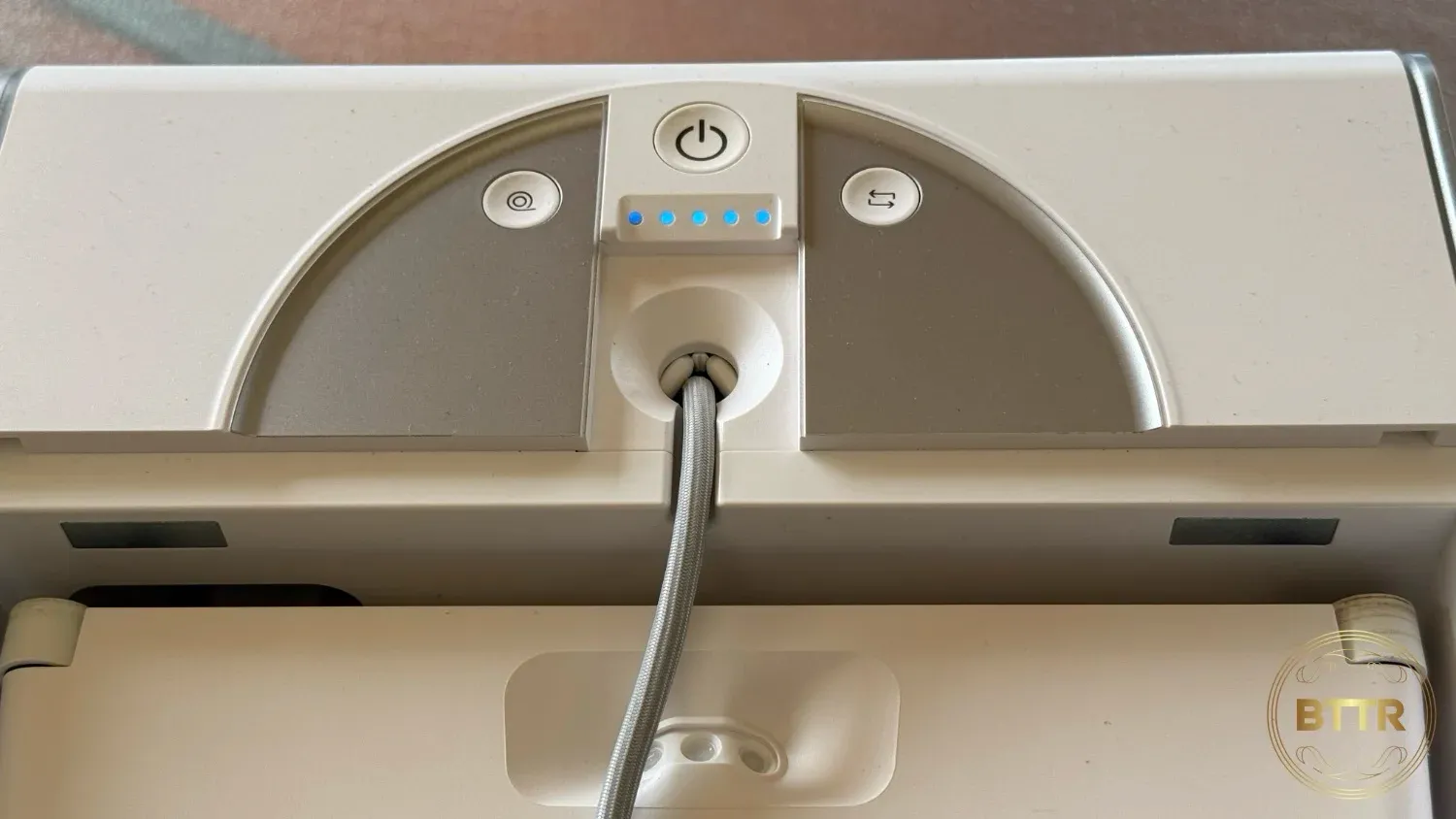 The on board controls let you easily clean any window in your home.