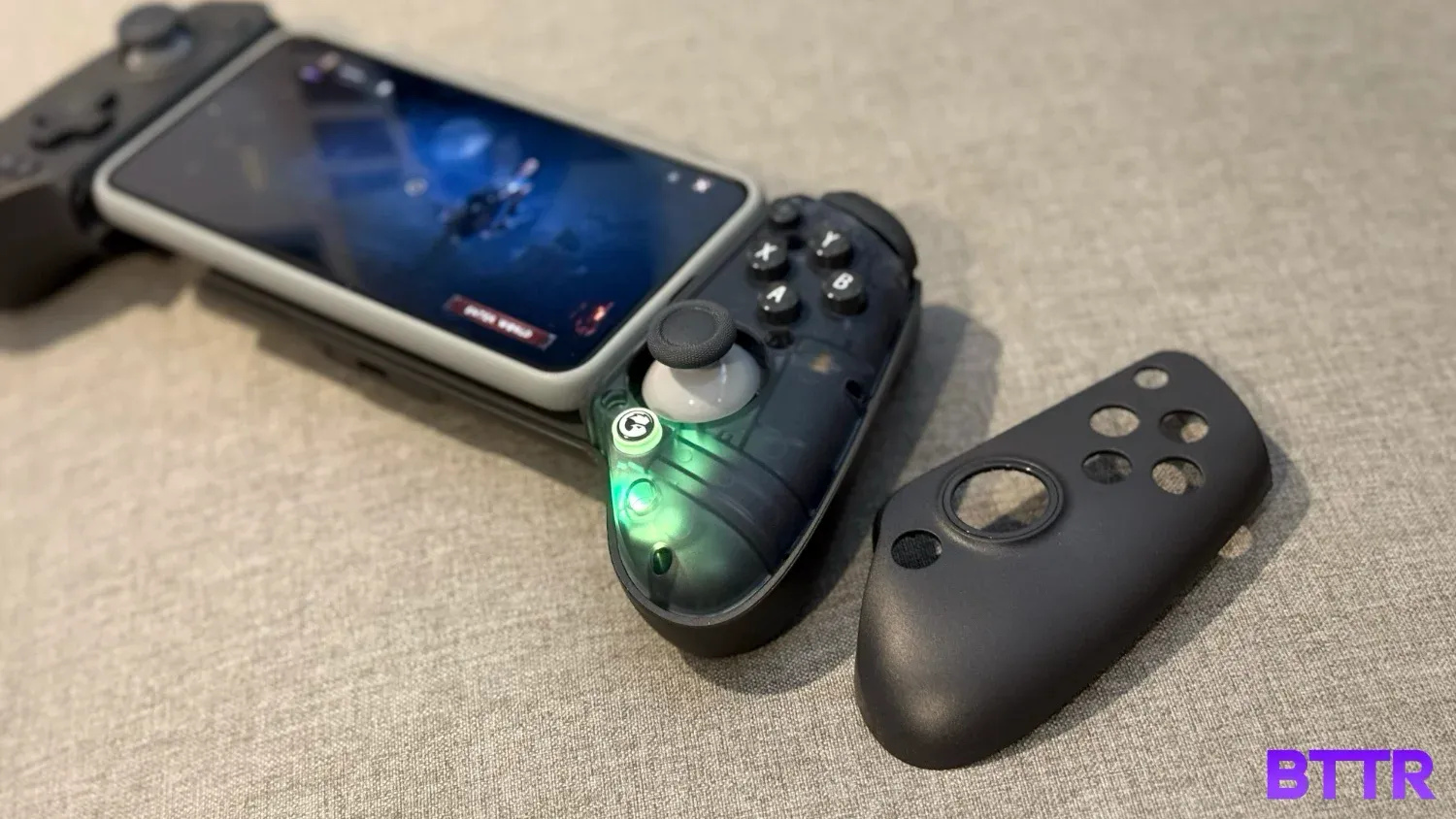 The magnetic faceplate of the GameSir G8 Plus removed