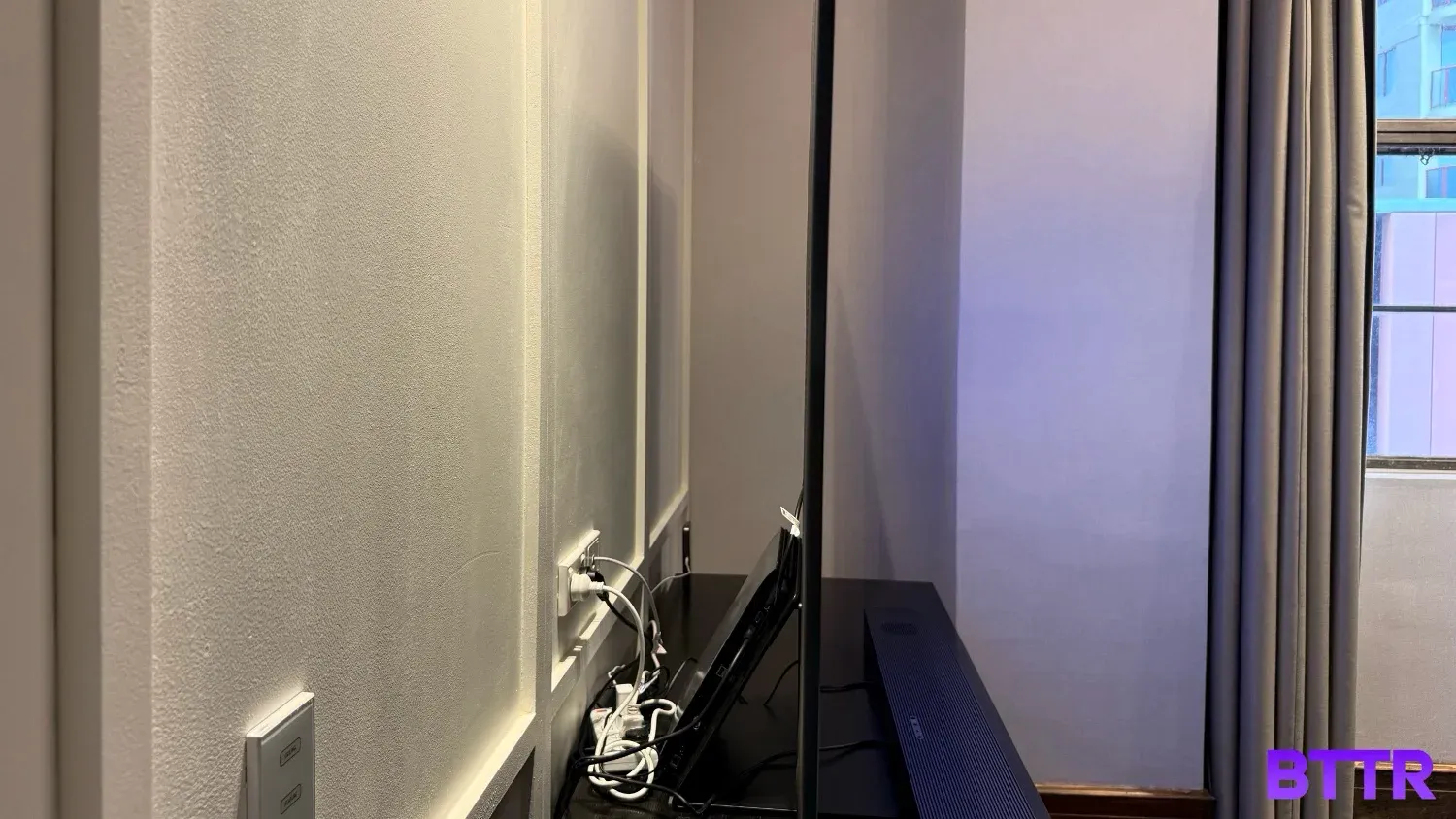 The S95F is impossibly thin