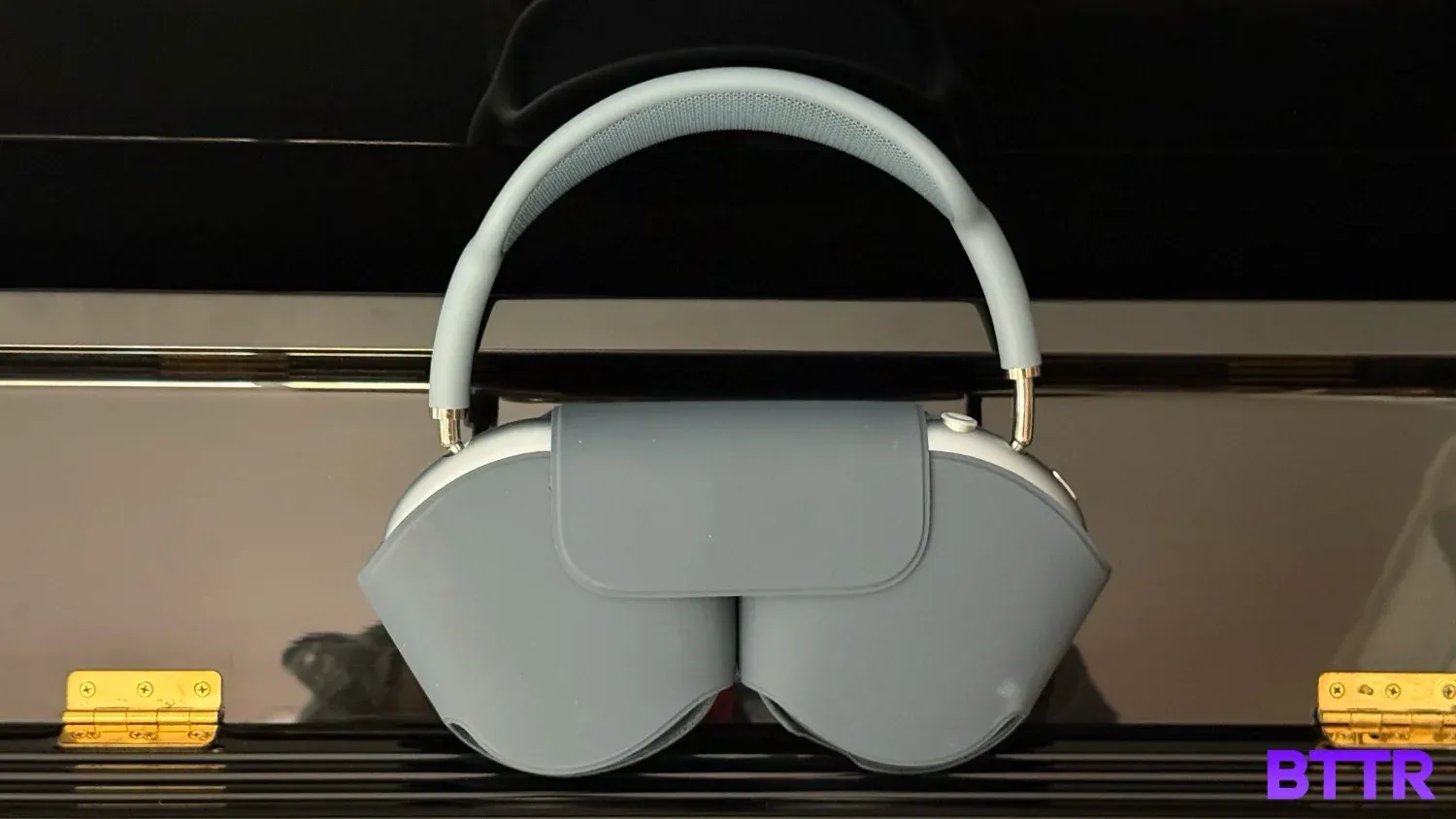 AirPods Max in the smart case